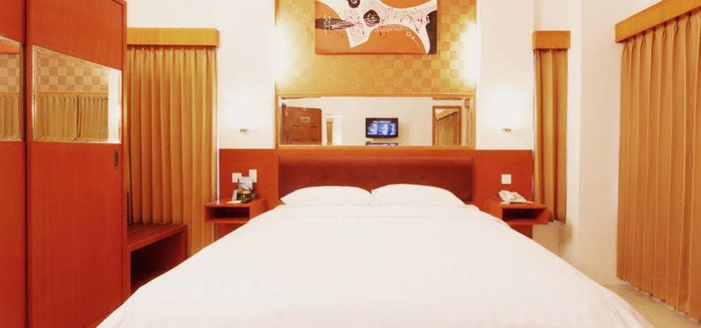 Hotel Bisanta Bidakara Tunjungan Surabaya Luaran gambar